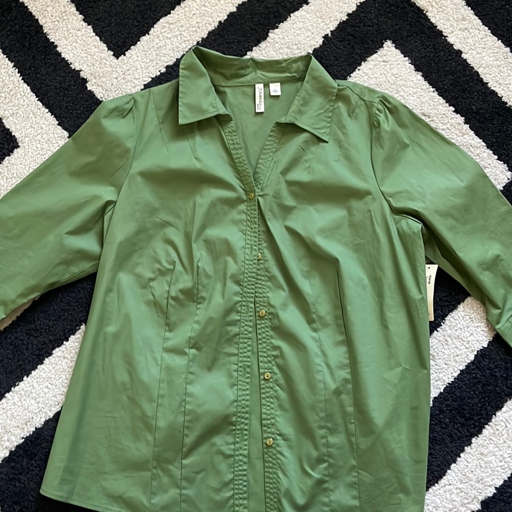 Womens 3/4 sleeve button up